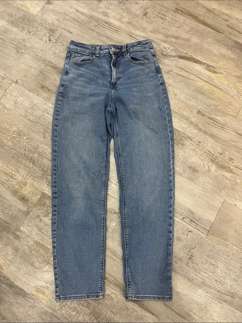 American Eagle Outfitters High-Rise Blue Straight Jeans mom straight
